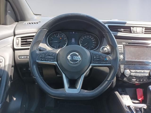 Nissan Qashqai Innenraum, Lenkrad und Cockpit im Detail