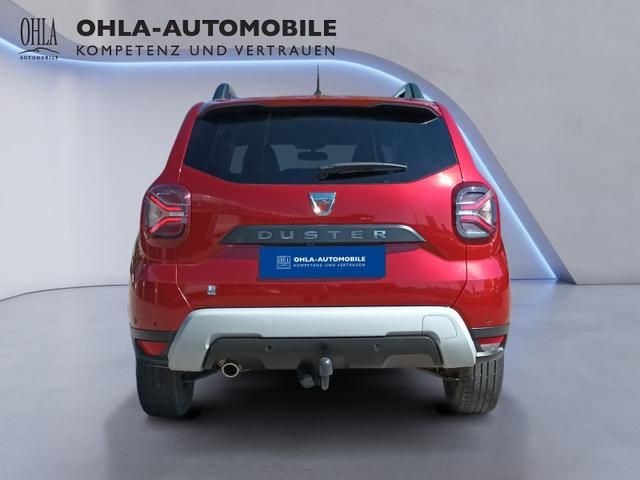 Dacia Duster Heckansicht in Rot bei Ohla Automobile