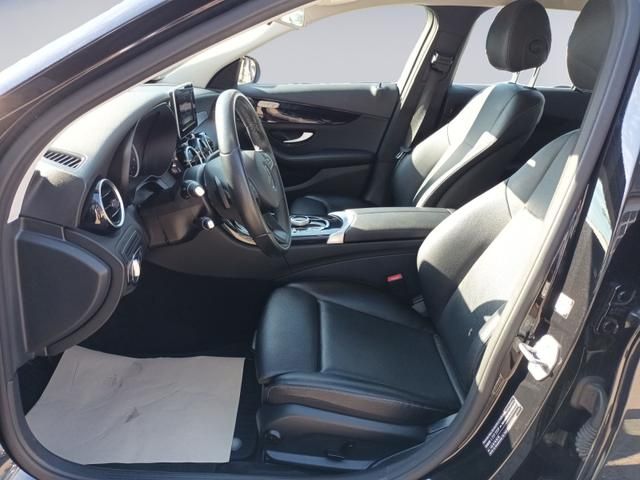 Mercedes-Benz C-Klasse Innenraum schwarz Ledersitze Cockpit