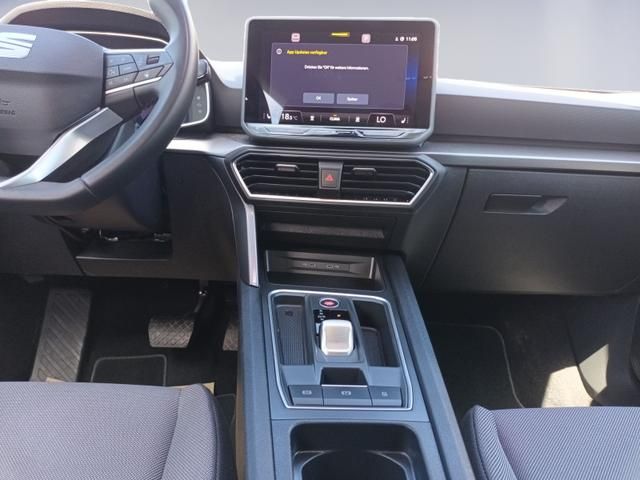 Seat Kombi Innenraum Mittelkonsole mit Touchscreen und Automatikschalthebel