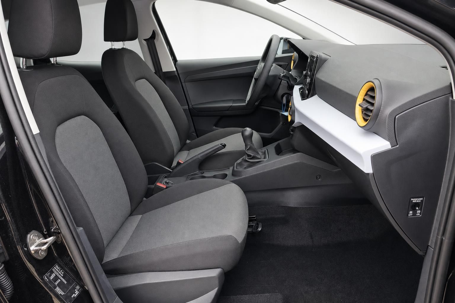 Seat Ibiza Innenausstattung Fahrersitz und Armaturenbrett Detailansicht