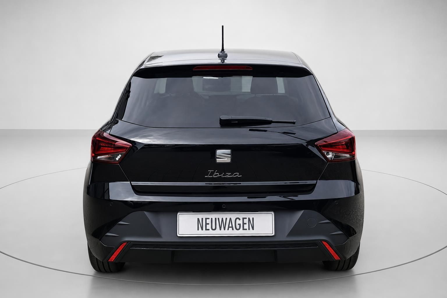 SEAT Ibiza schwarz Heckansicht frontal mit Kennzeichen