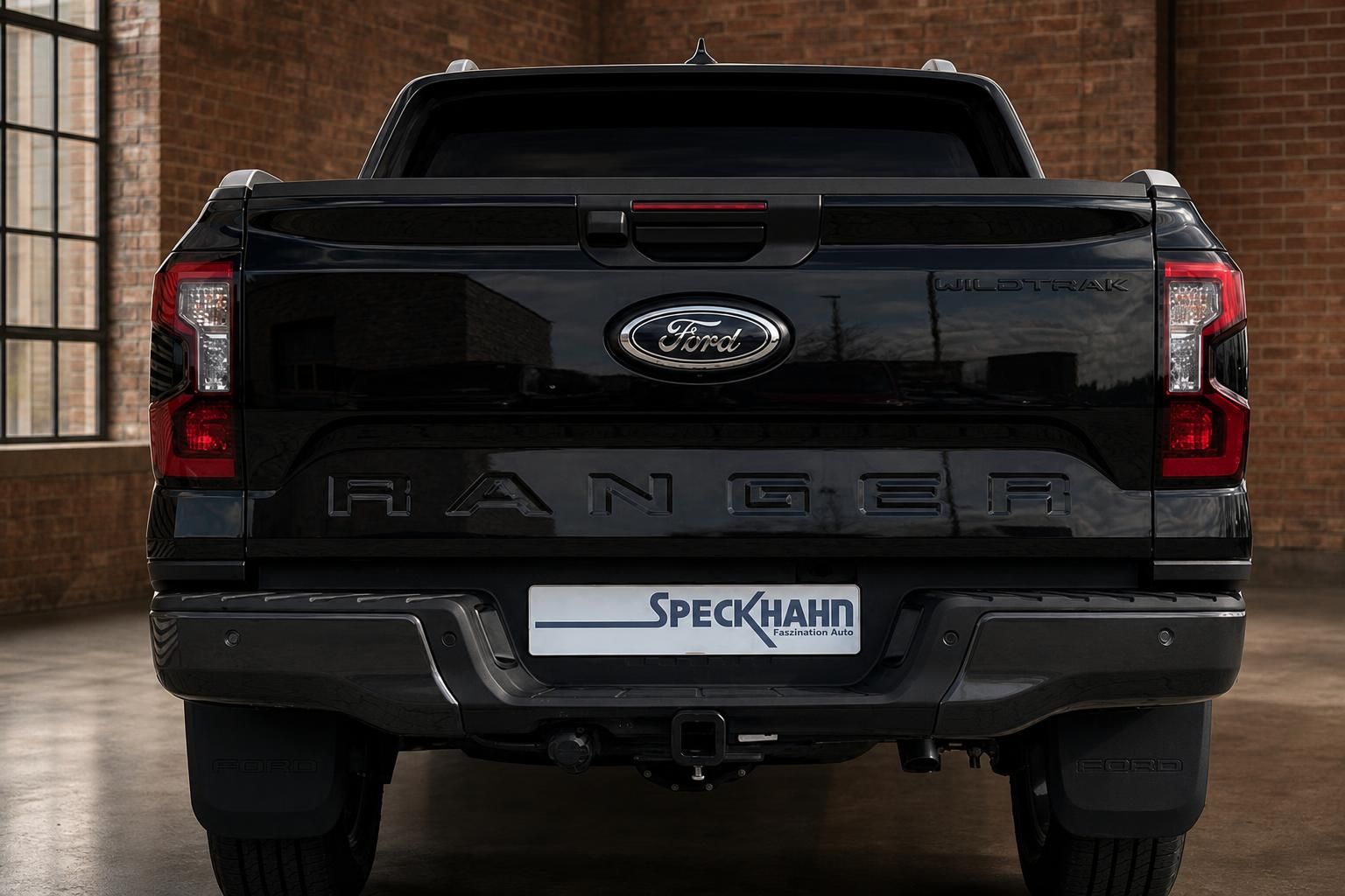 Ford Ranger Wildtrak schwarz Heckansicht mit Ranger Schriftzug