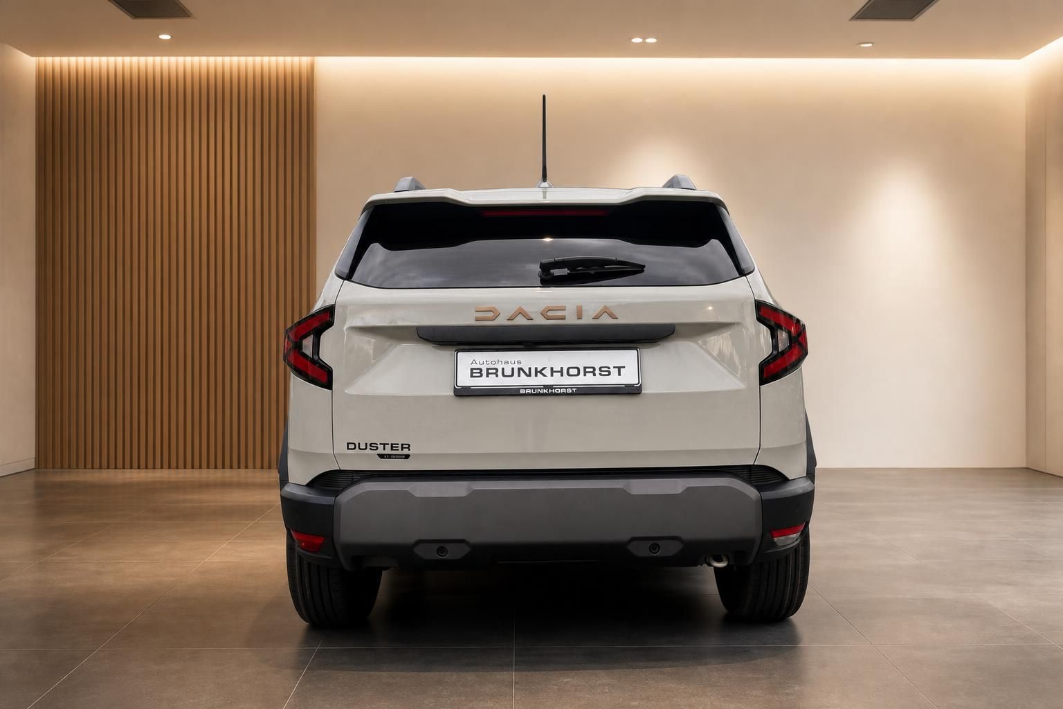 Dacia Duster Heckansicht in Weiß - Autohaus Brunkhorst