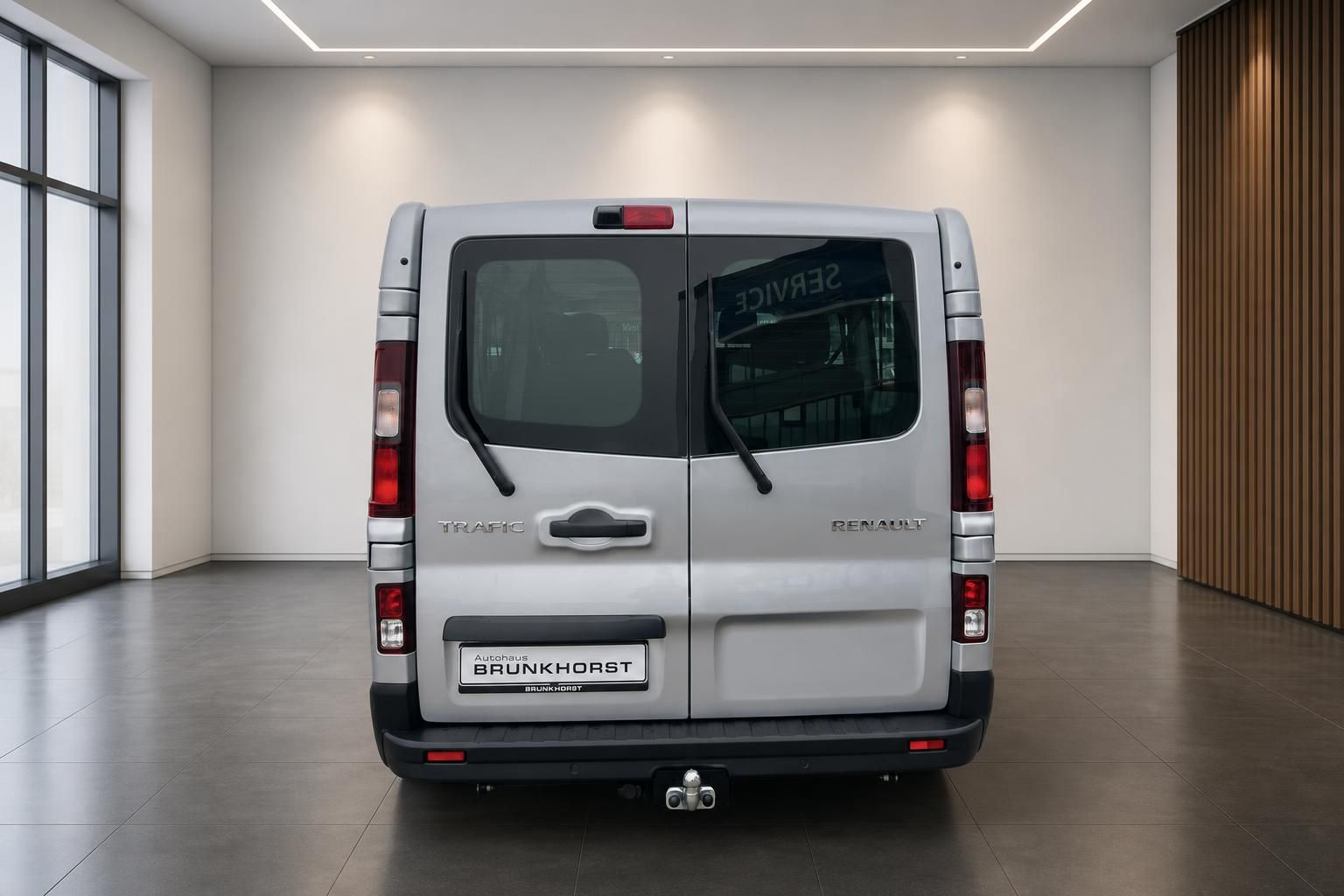 Renault Trafic Heckansicht mit Hecktüren und Autohaus Brunkhorst Kennzeichen
