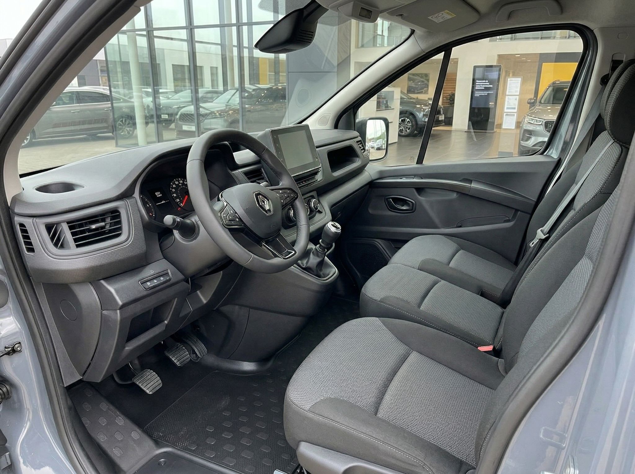 Renault Transporter Innenraum grau mit Cockpit und Fahrersitz