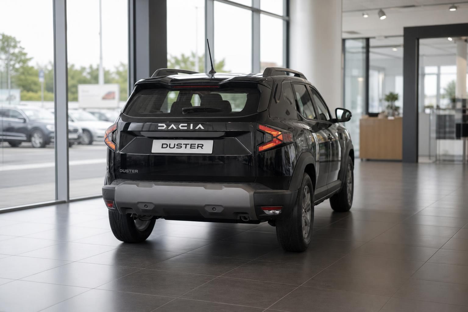 Dacia Duster schwarz Heckansicht mit Kennzeichenschild Duster