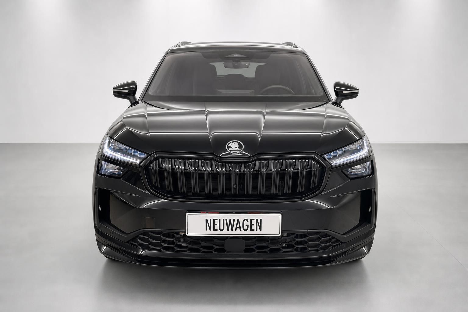 Škoda Kodiaq schwarz SUV Frontansicht mit Kühlergrill und LED-Scheinwerfern