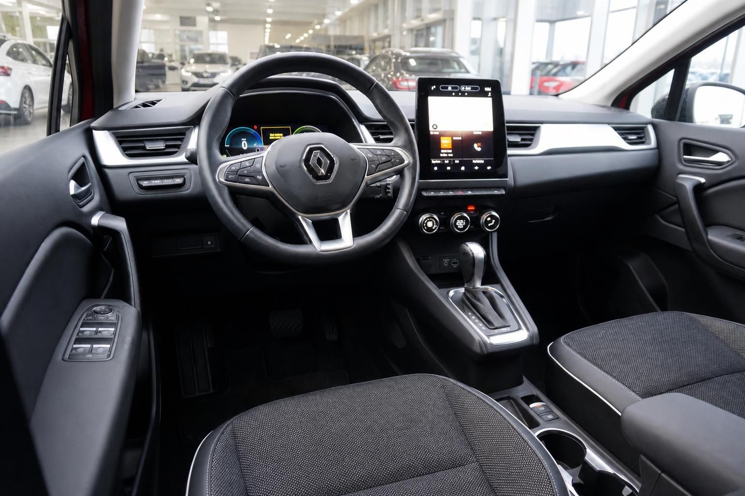 Renault Captur Cockpit Dashboard mit Touchscreen und digitalem Kombiinstrument