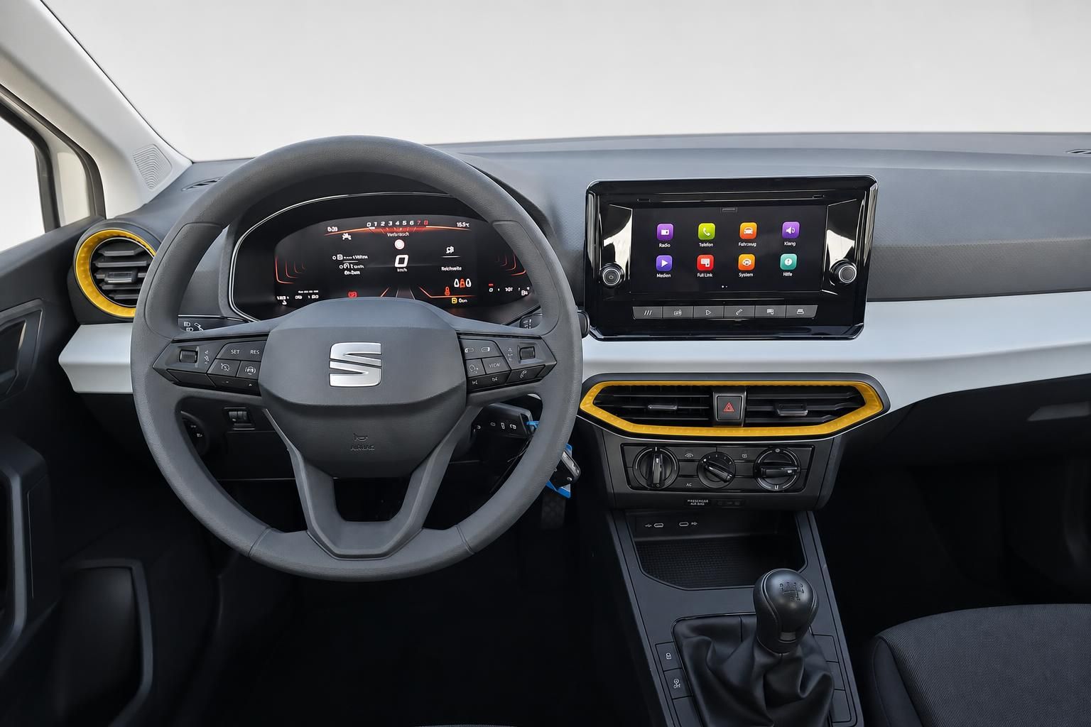 Seat Ibiza Cockpit Lenkrad und Infotainment Display