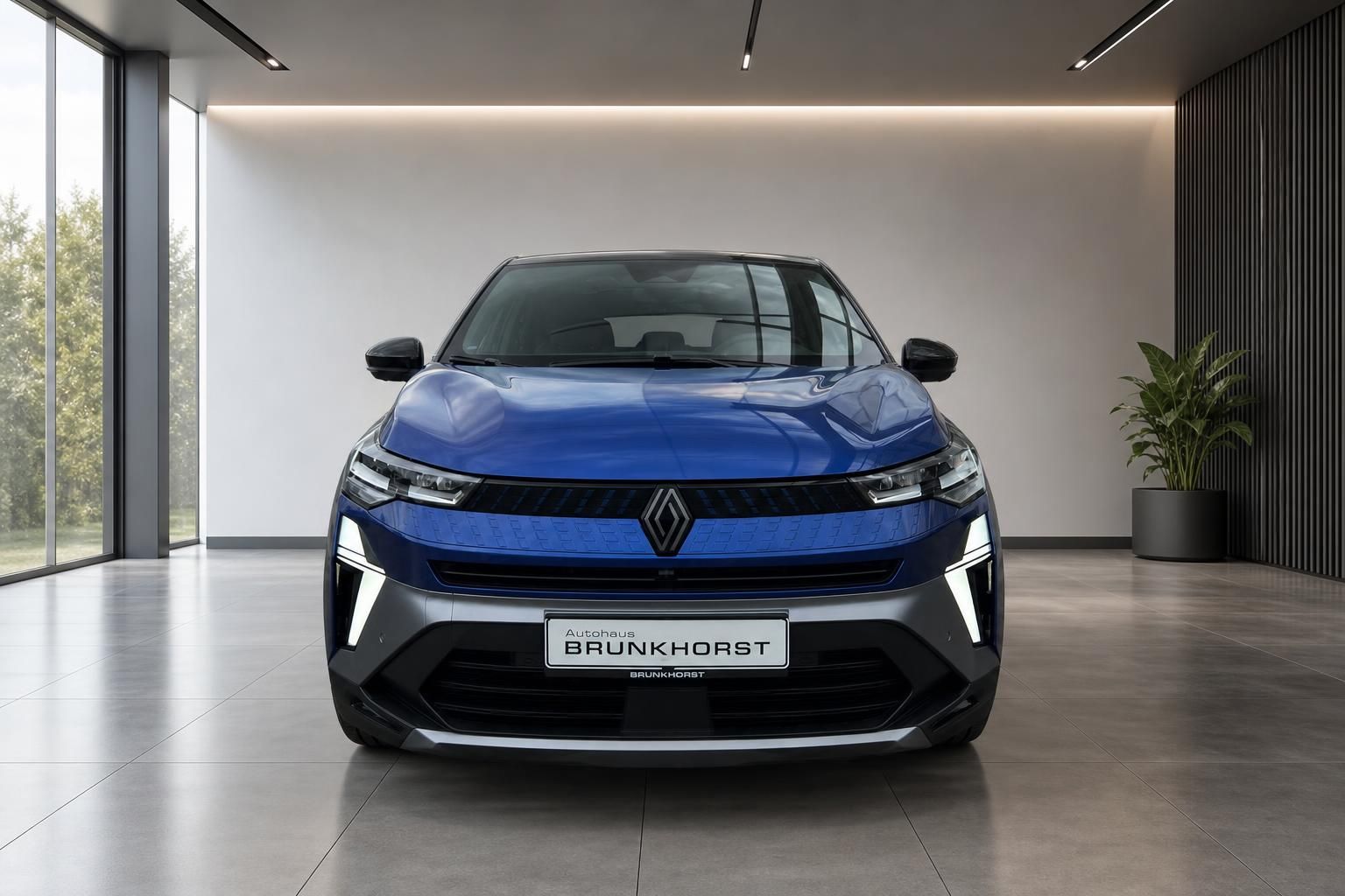 Renault Captur blau Frontansicht bei Autohaus Brunkhorst im Showroom