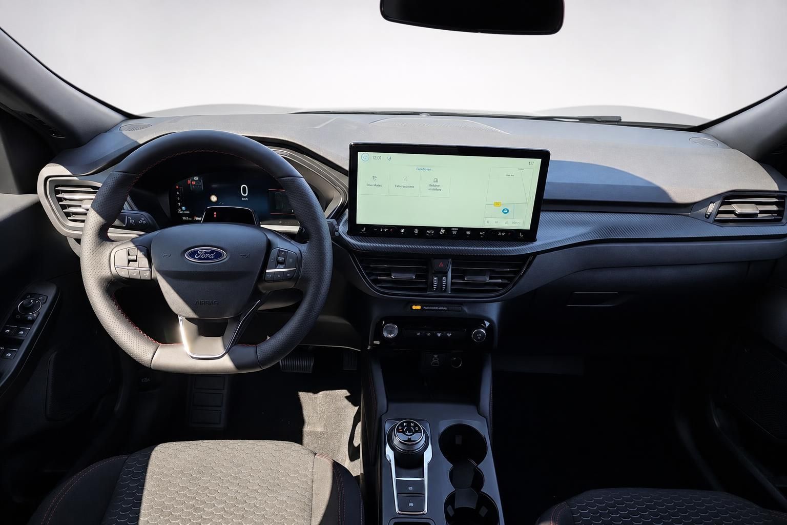 Ford Cockpit mit Lenkrad, Digitaltacho und Touchscreen-Infotainment
