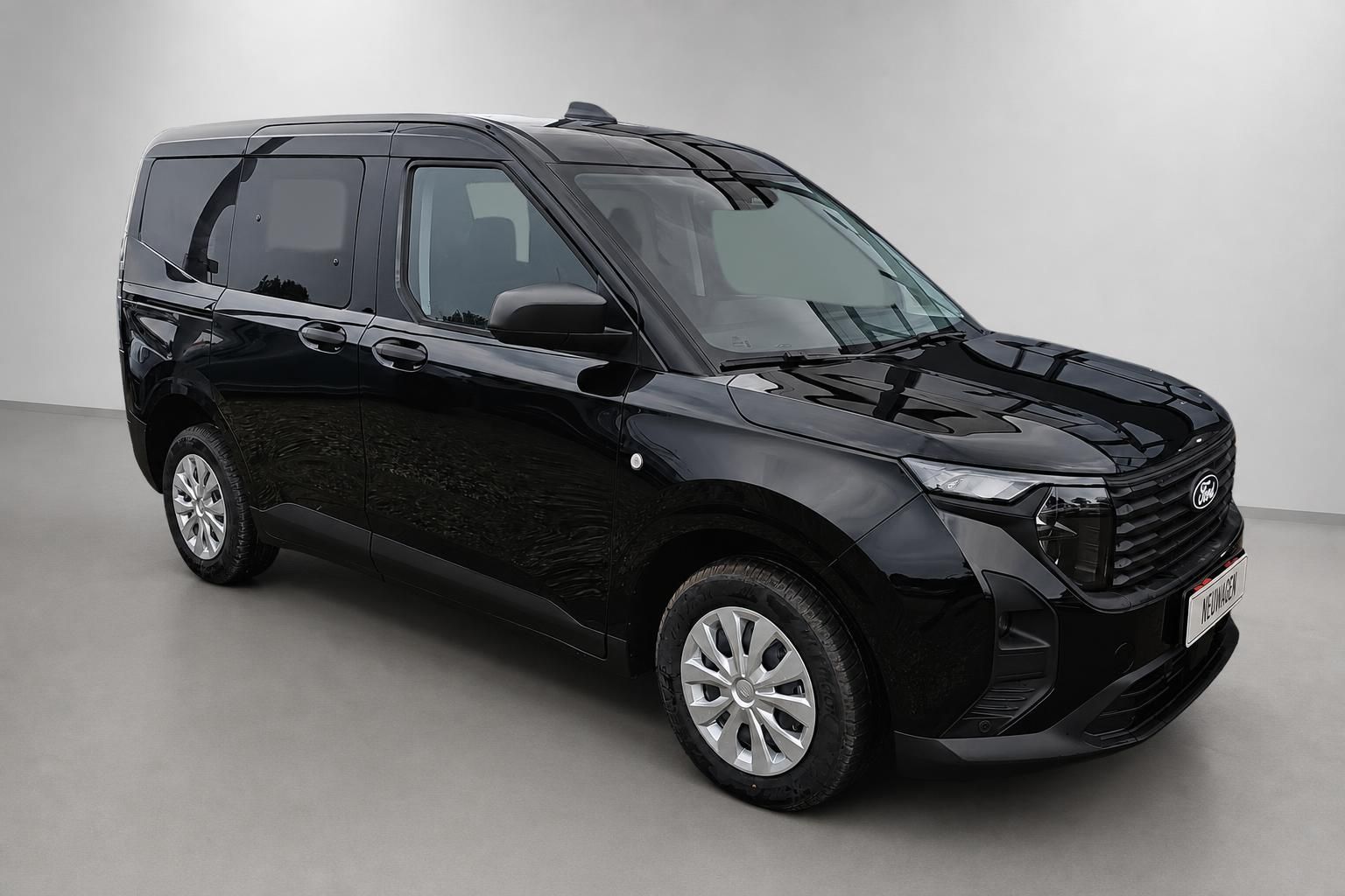 Ford Tourneo Connect schwarz Dreiviertelansicht vorne Neuwagen