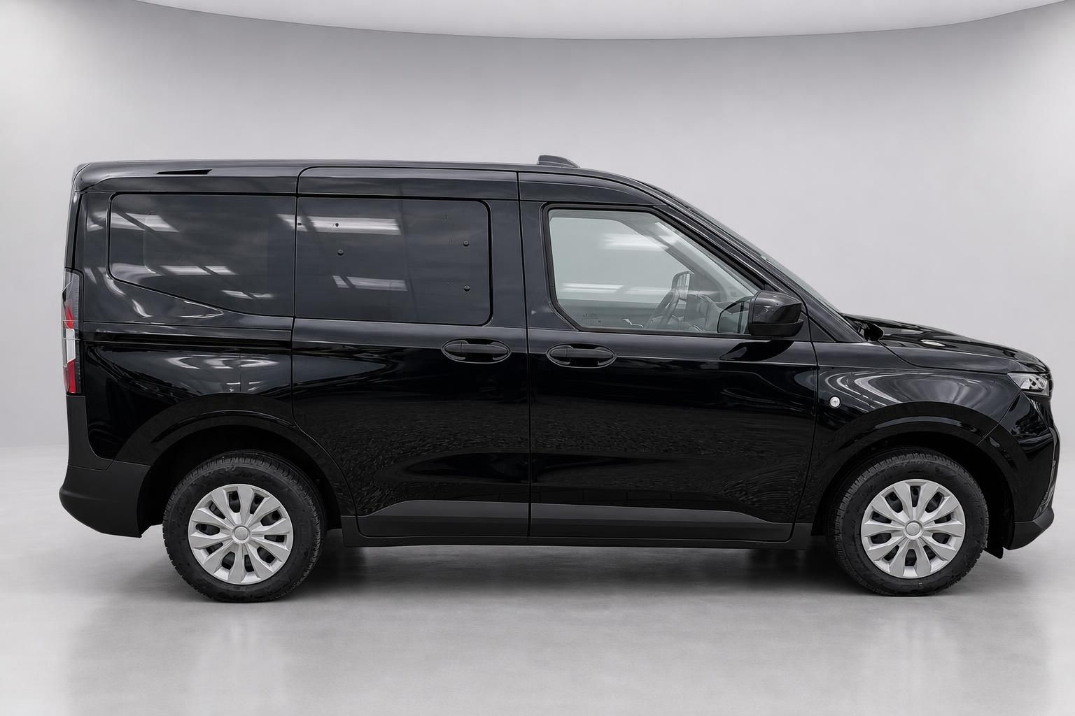 Ford Tourneo schwarz Seitenansicht komplett Studioaufnahme