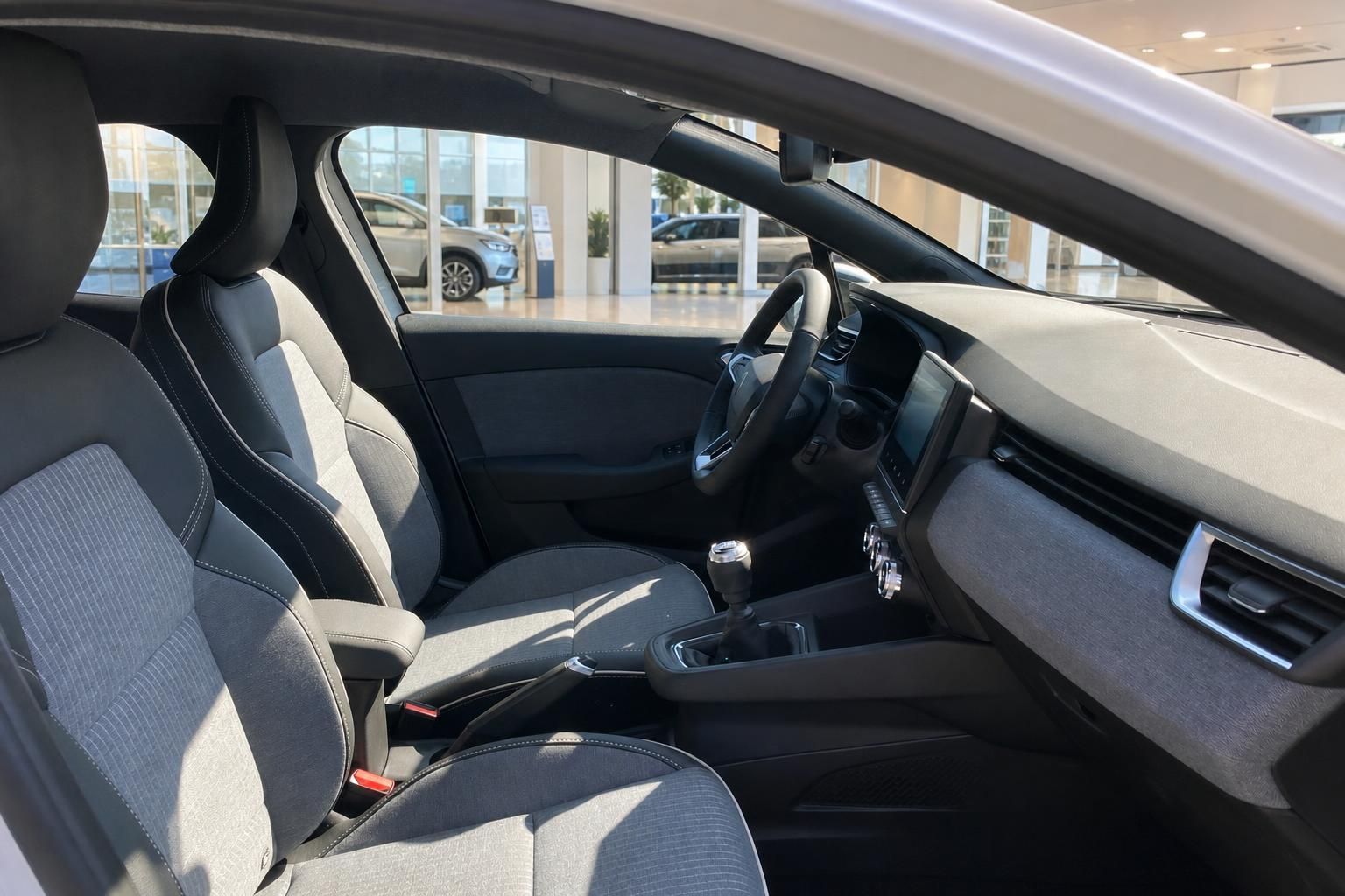 Renault Clio - Bild 15 von 15