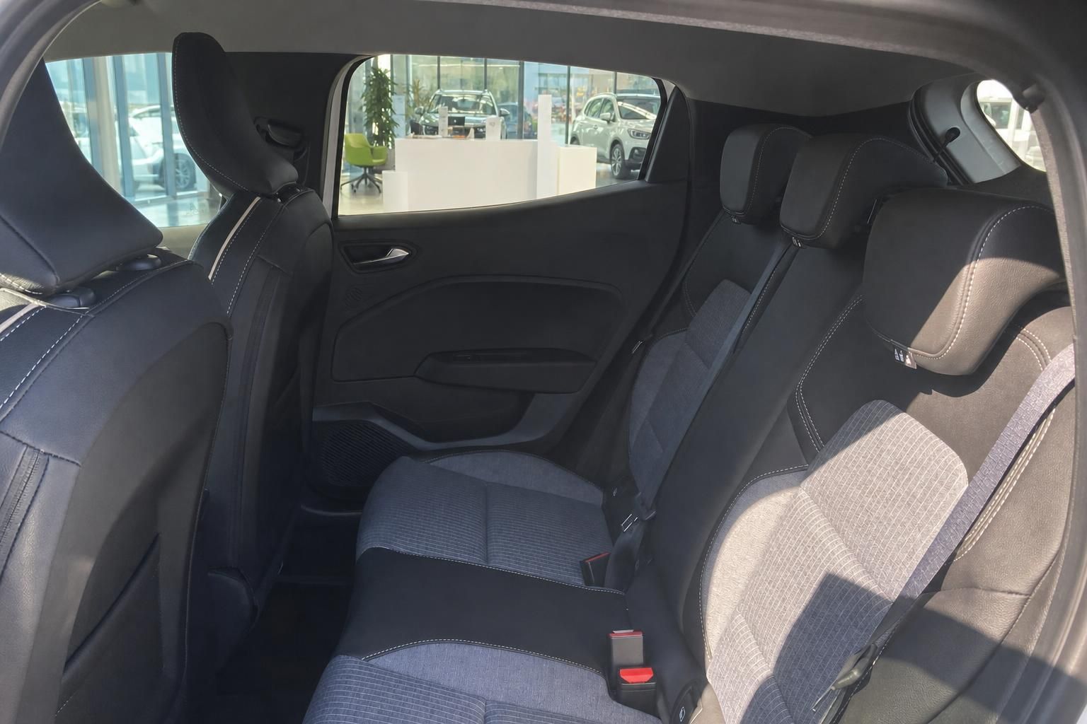 Renault Clio - Bild 7 von 15