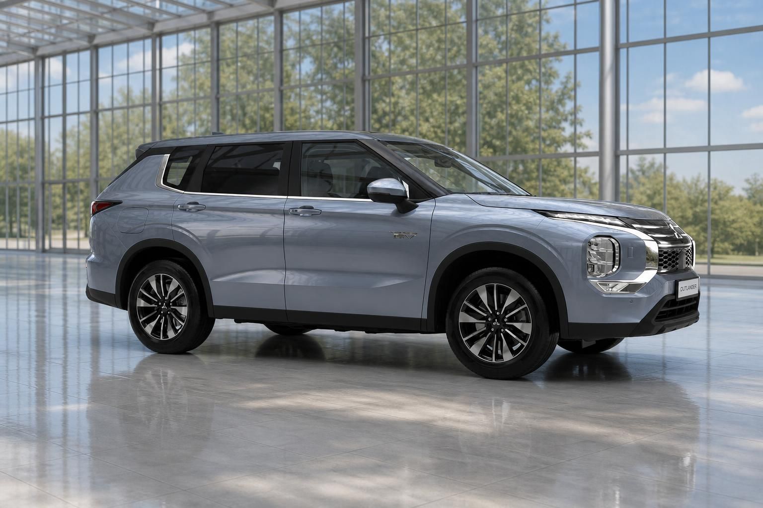Mitsubishi Outlander Seitenansicht in silbergrauer Lackierung im Showroom