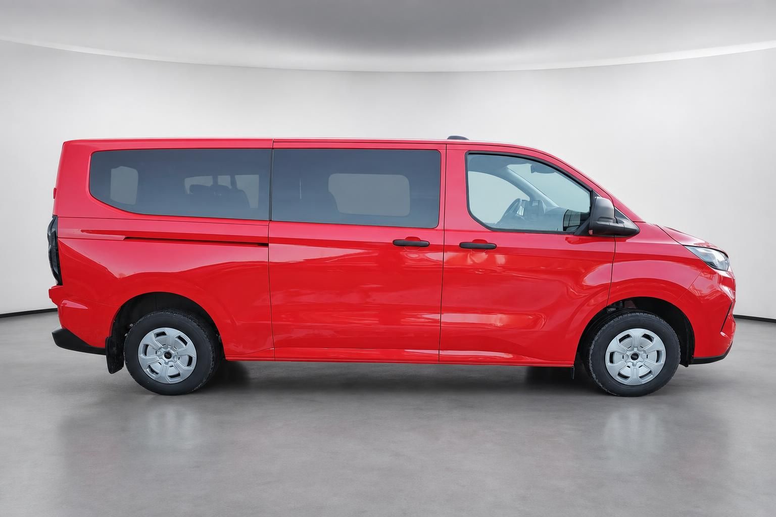 Ford Transit Custom rot, Seitenansicht Fahrzeug im Studio