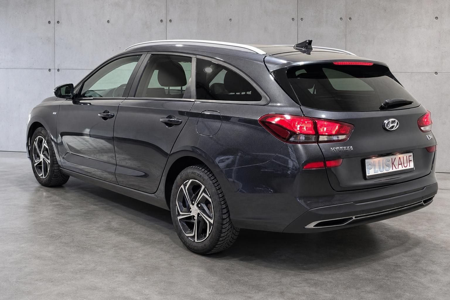 Hyundai i30 Kombi Heckansicht, Kofferraum und Rückleuchten