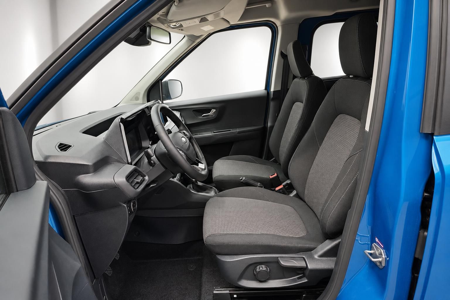 Ford Tourneo Connect Fahrersitz und Armaturenbrett im Detail