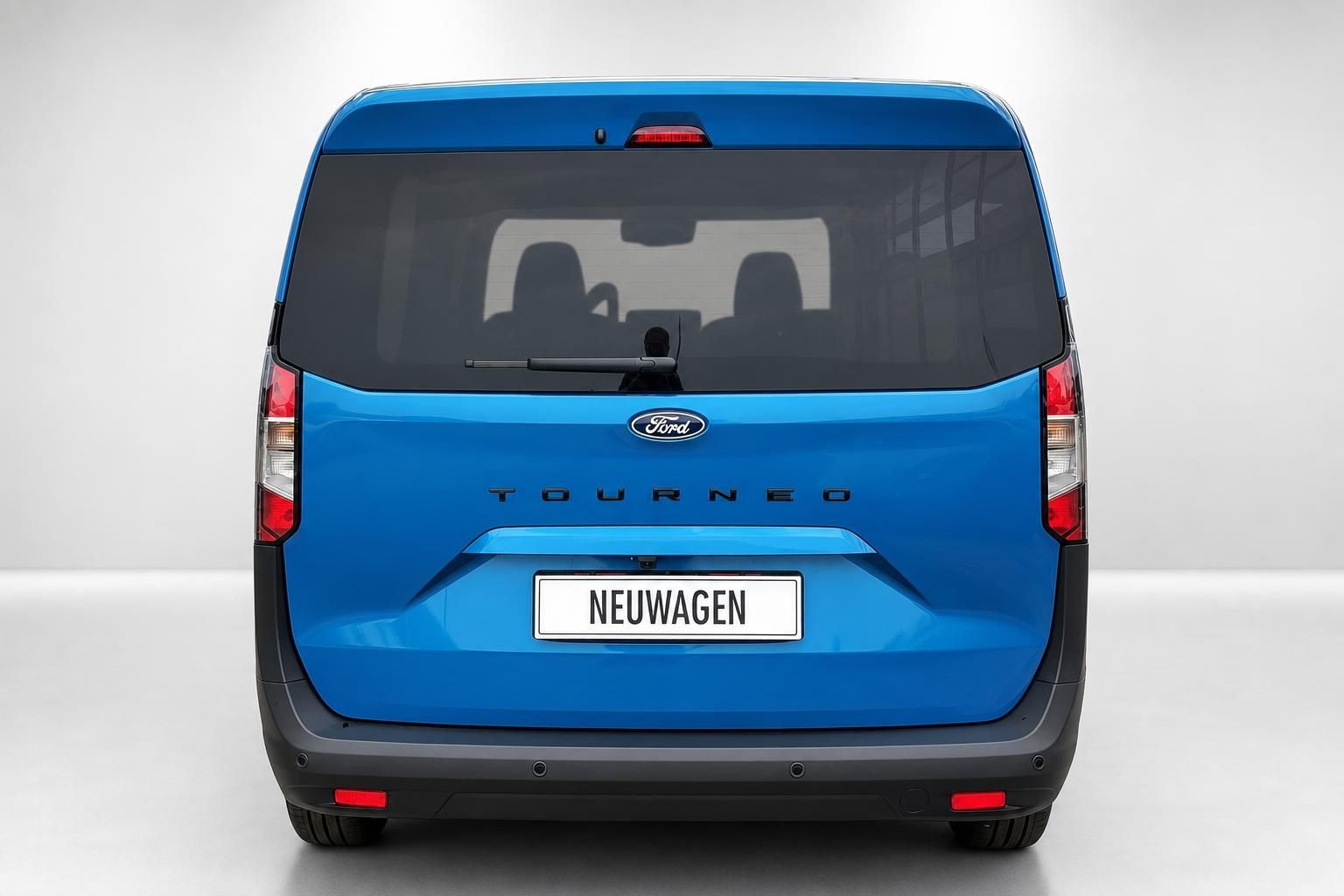Ford Tourneo blau Heckansicht Neuwagen Studio