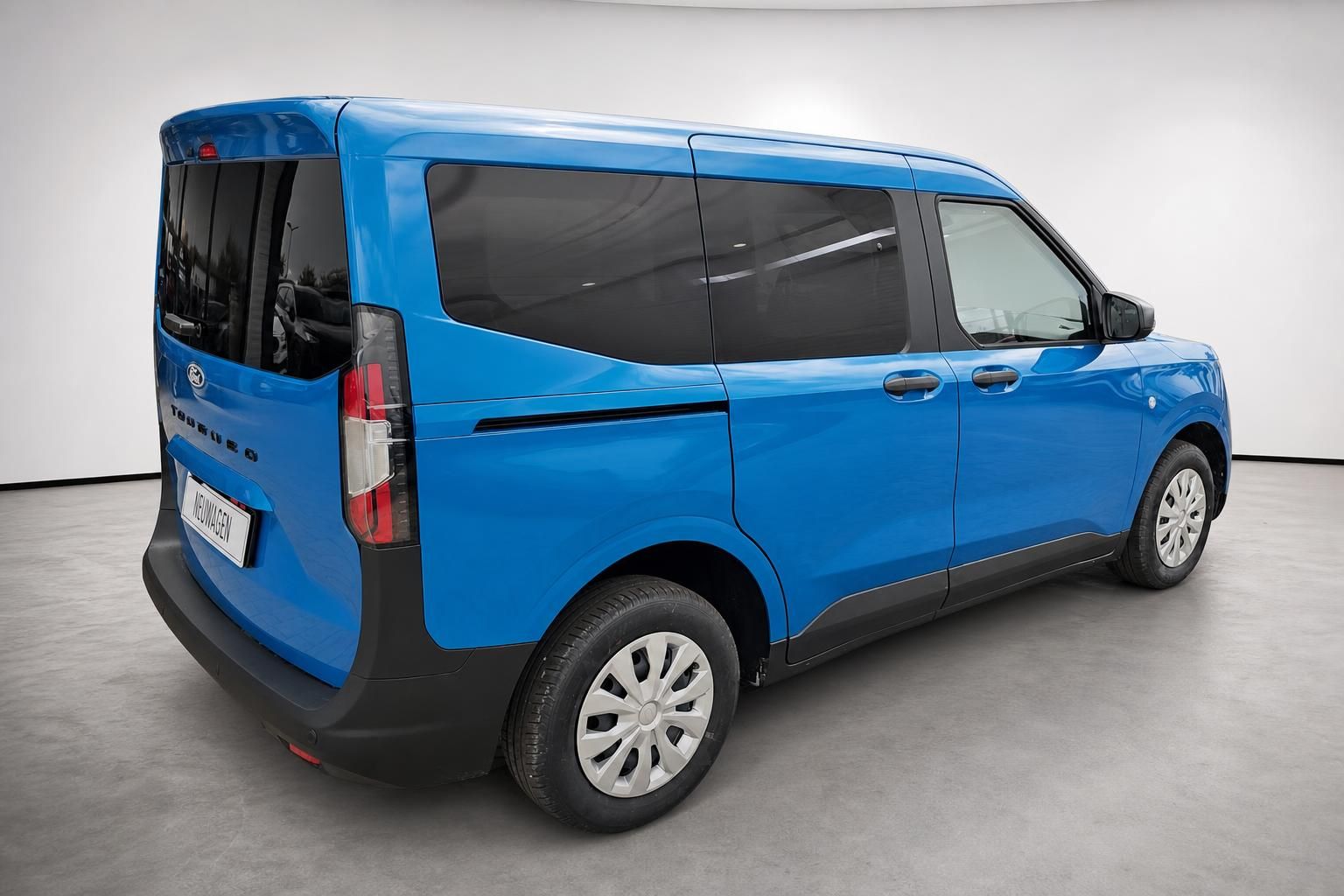 Ford Tourneo blau Heck schraeg Seitenansicht Van