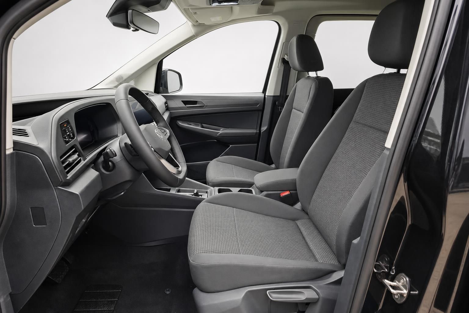 VW Caddy Interieur Fahrersitz und Armaturenbrett