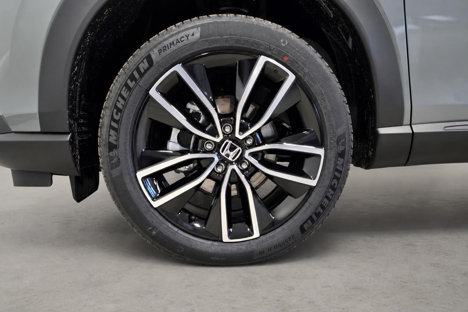 Honda Leichtmetallfelge mit Michelin Primacy Reifen im Detail