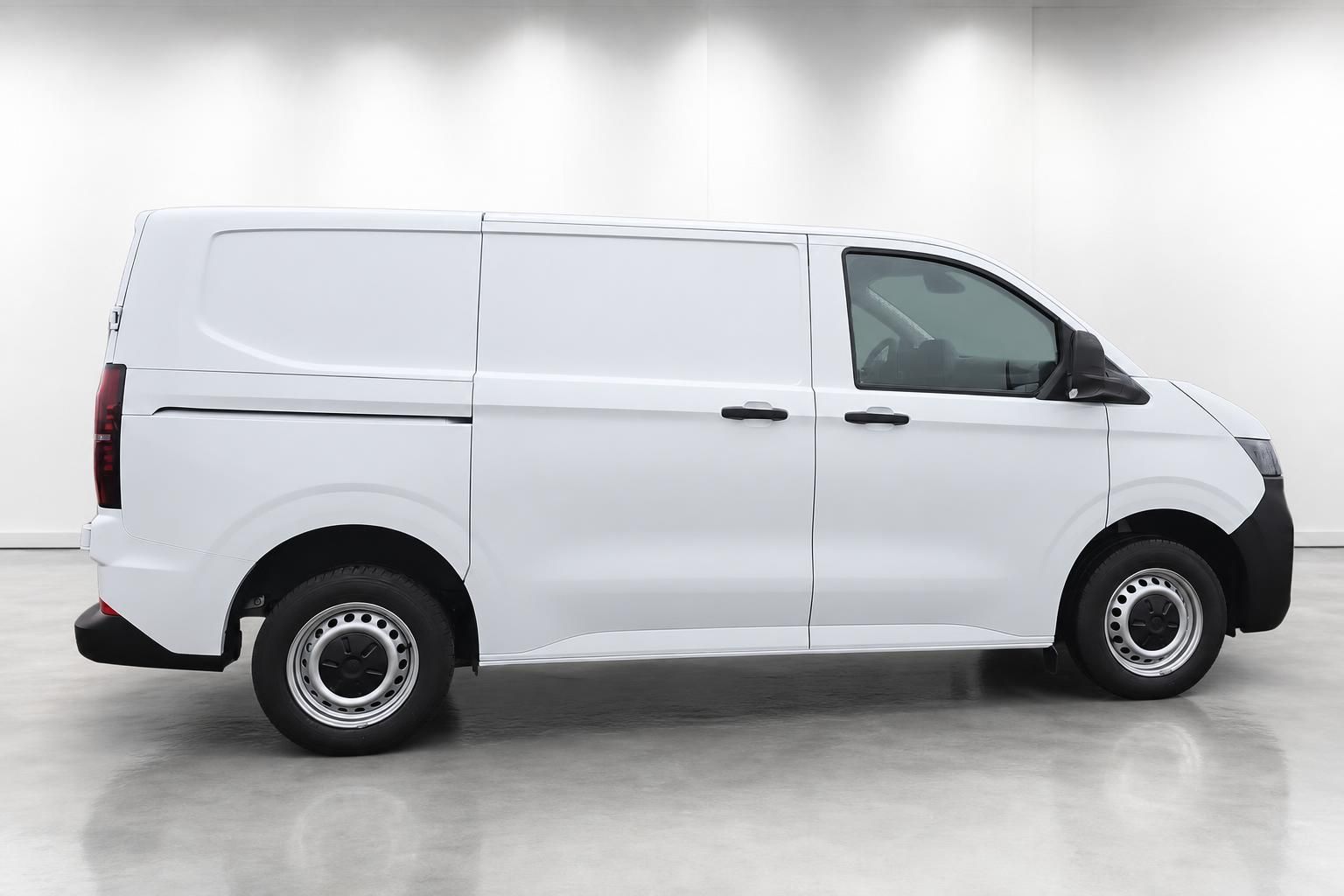 Weißer VW Transporter Kastenwagen Seitenansicht Studioaufnahme