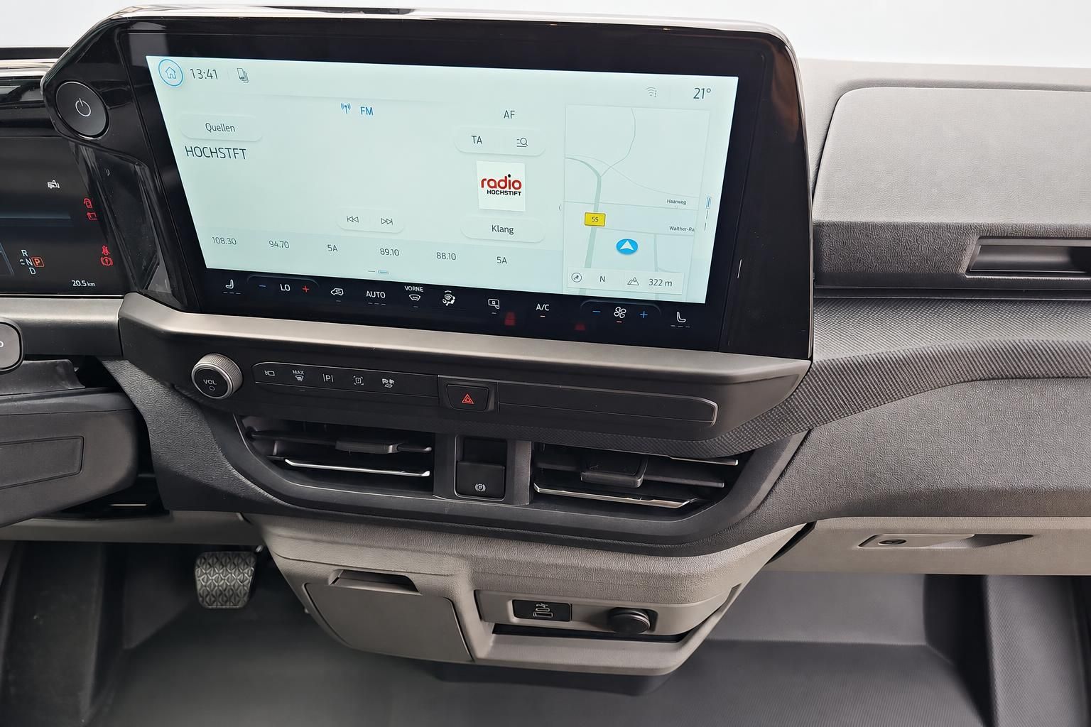 Ford Transit Infotainment Touchscreen mit Navigation und Radio