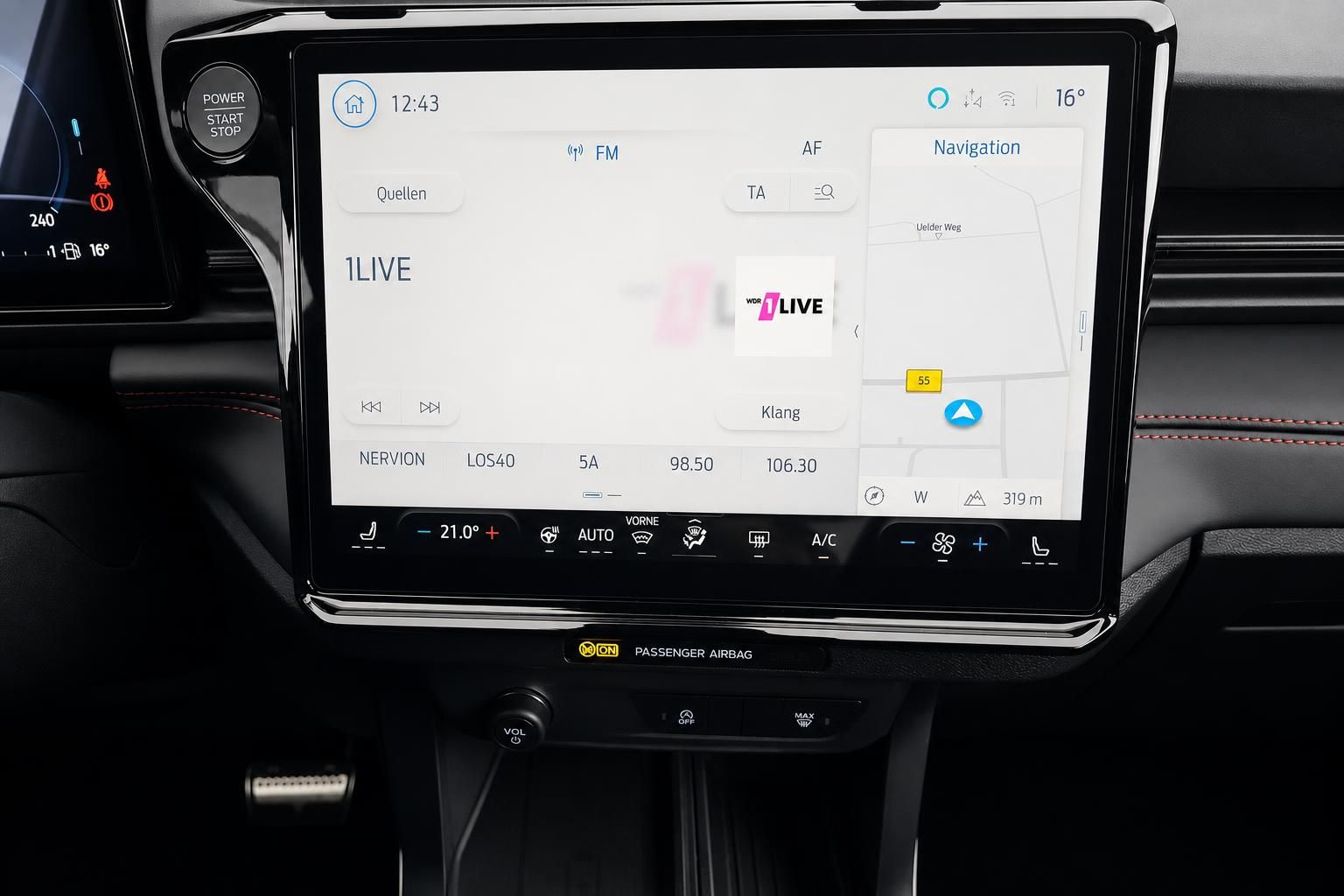 Ford Infotainment-Display mit Navigation und Radiofunktionen im Detail