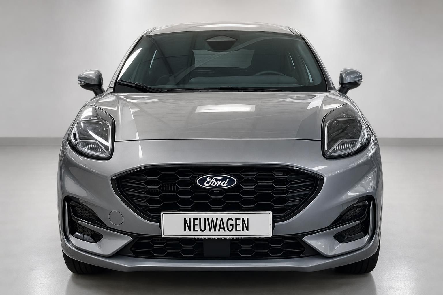 Ford Puma silber Frontansicht Neuwagen Studio