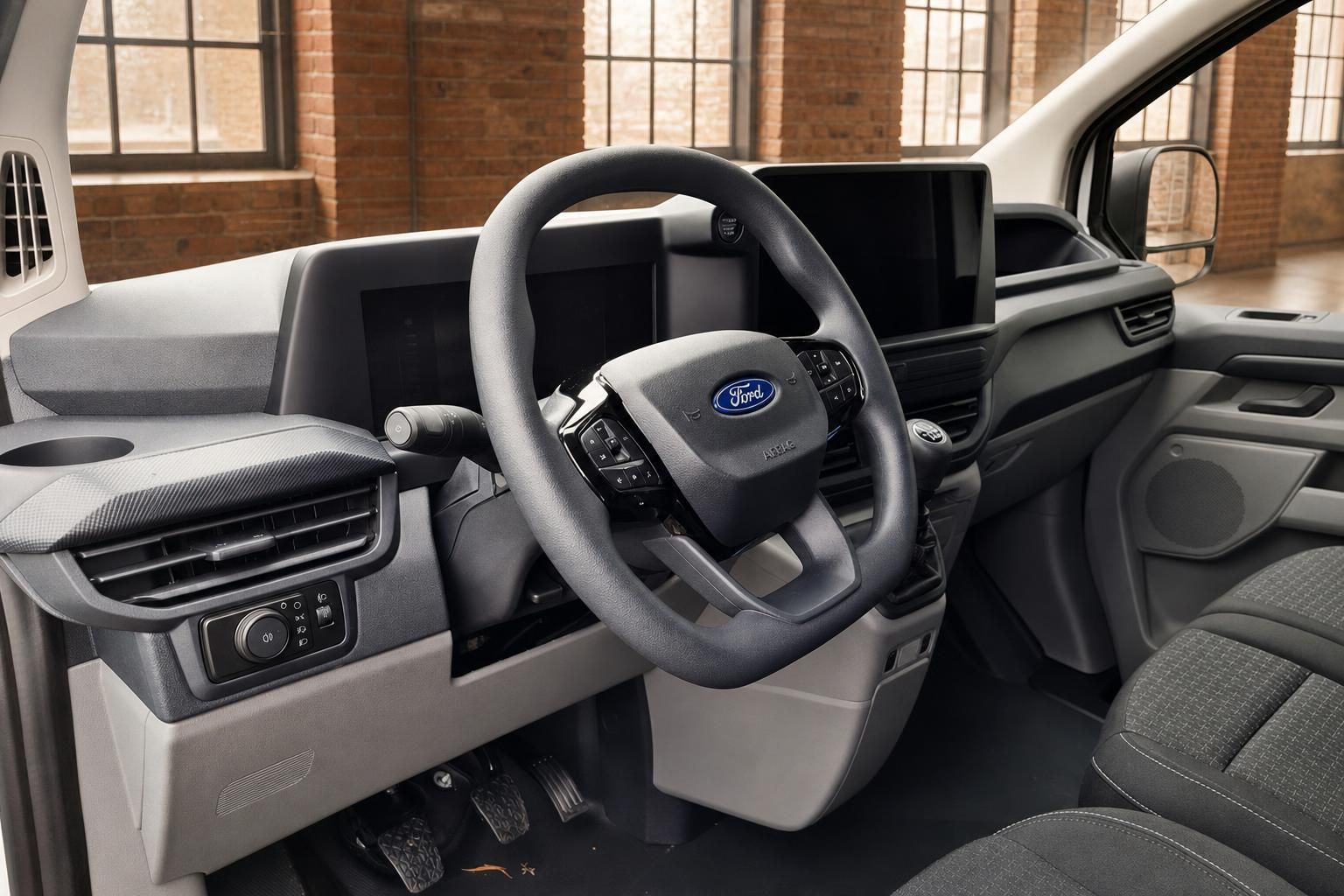 Ford Transit Cockpit mit Lenkrad, Digitaldisplay und Armaturenbrett