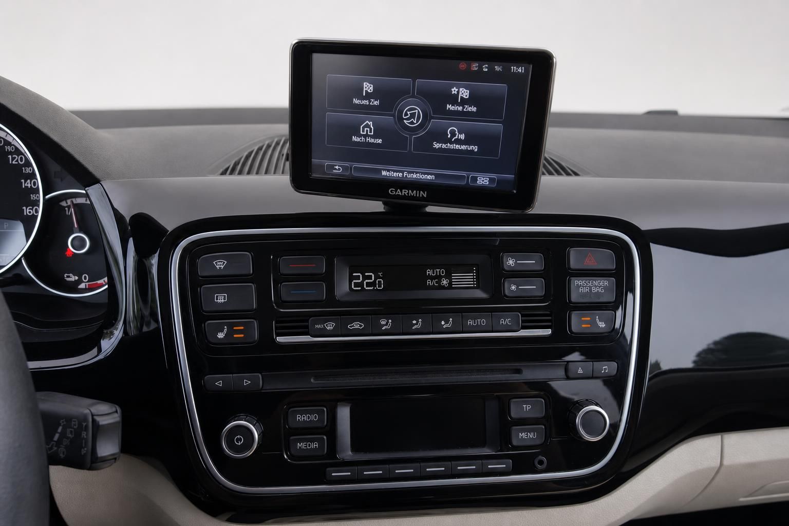 Mittelkonsole VW mit Klimabedienung und Garmin Navi
