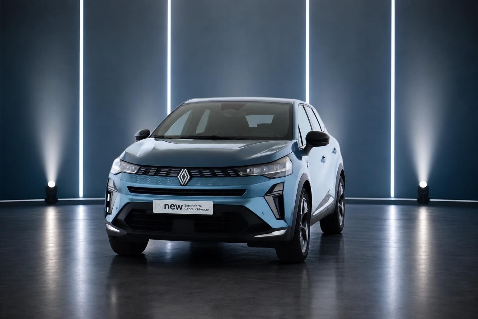Renault Symbioz in Blau, Frontansicht im Studio, zertifizierter Gebrauchtwagen