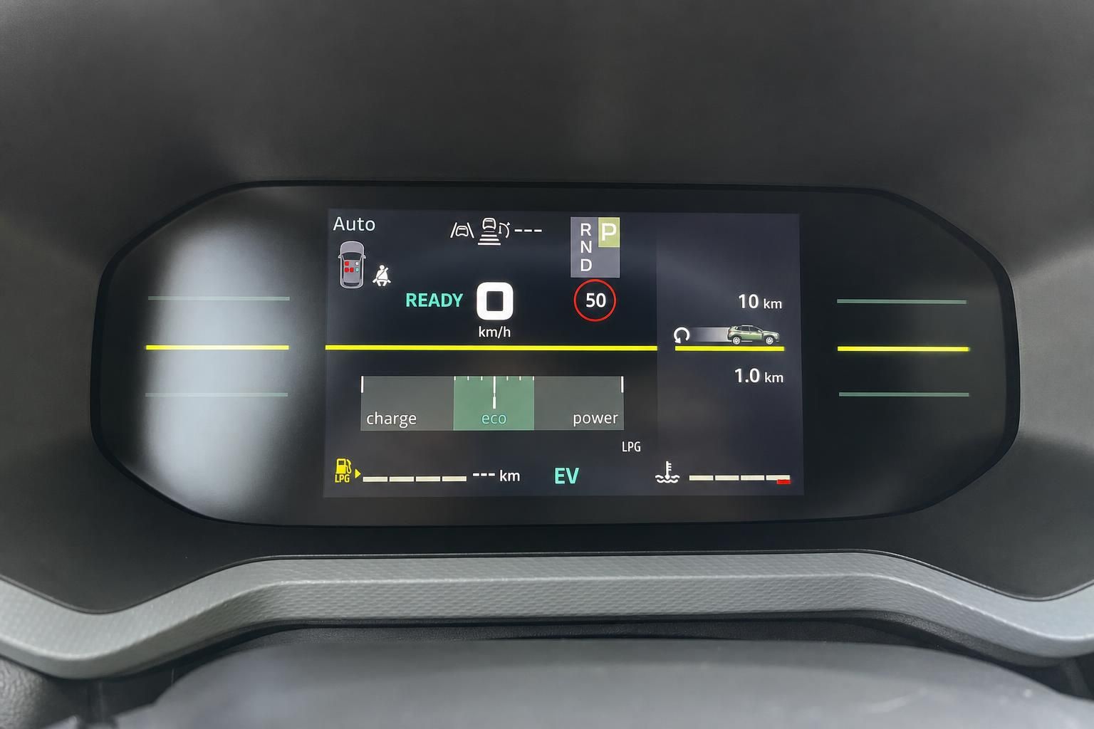 Digitales Kombiinstrument mit Hybrid-Anzeige, Geschwindigkeitsanzeige und Fahrmodus-Display
