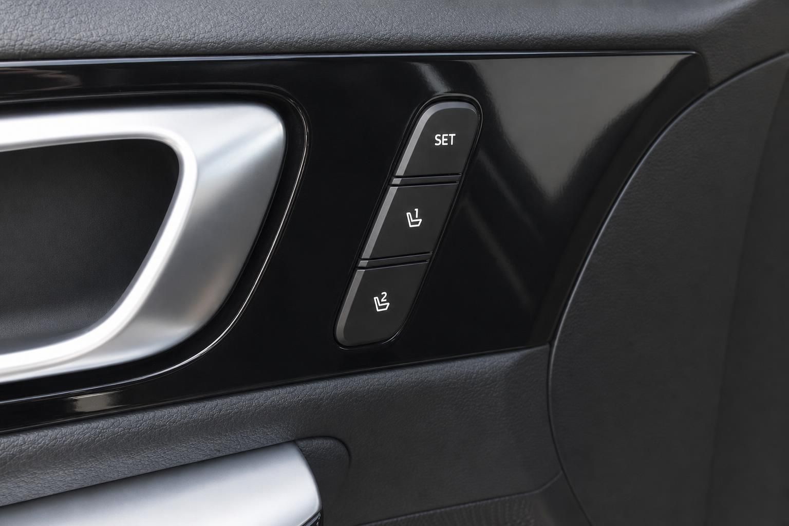 Elektrische Sitzverstellung Bedienelemente mit SET-Taste in der Fahrzeugtür