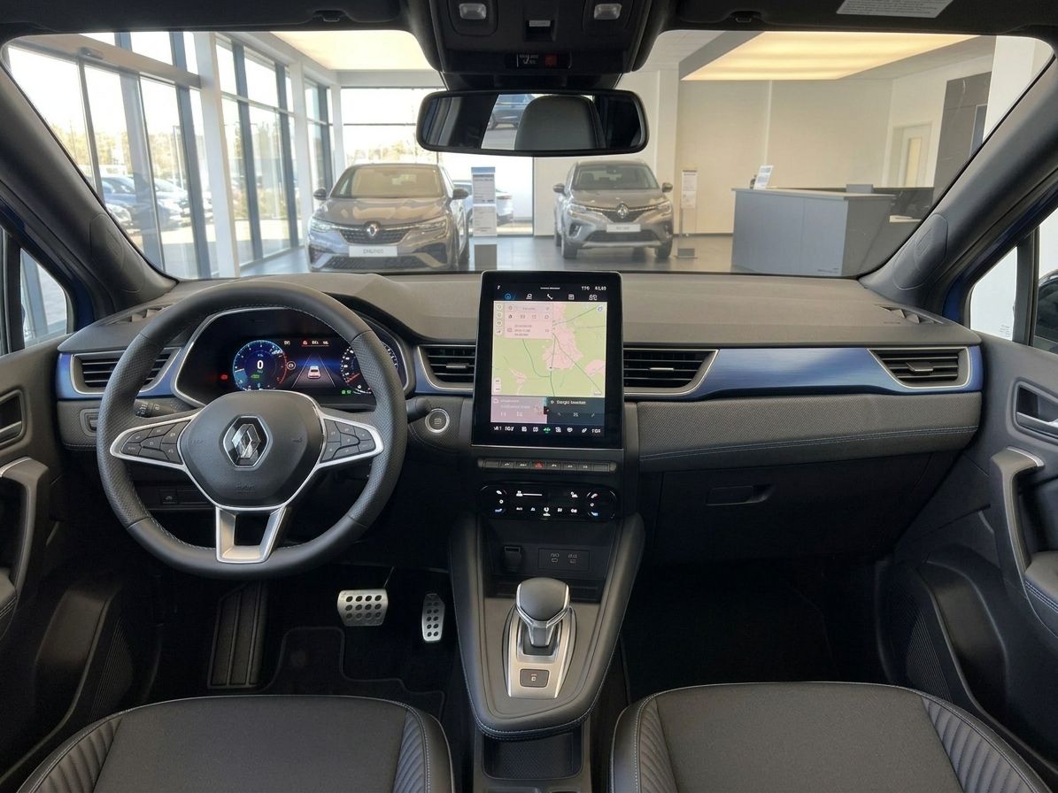 Renault Innenraum mit Lenkrad, Touchscreen und digitalem Cockpit im Autohaus