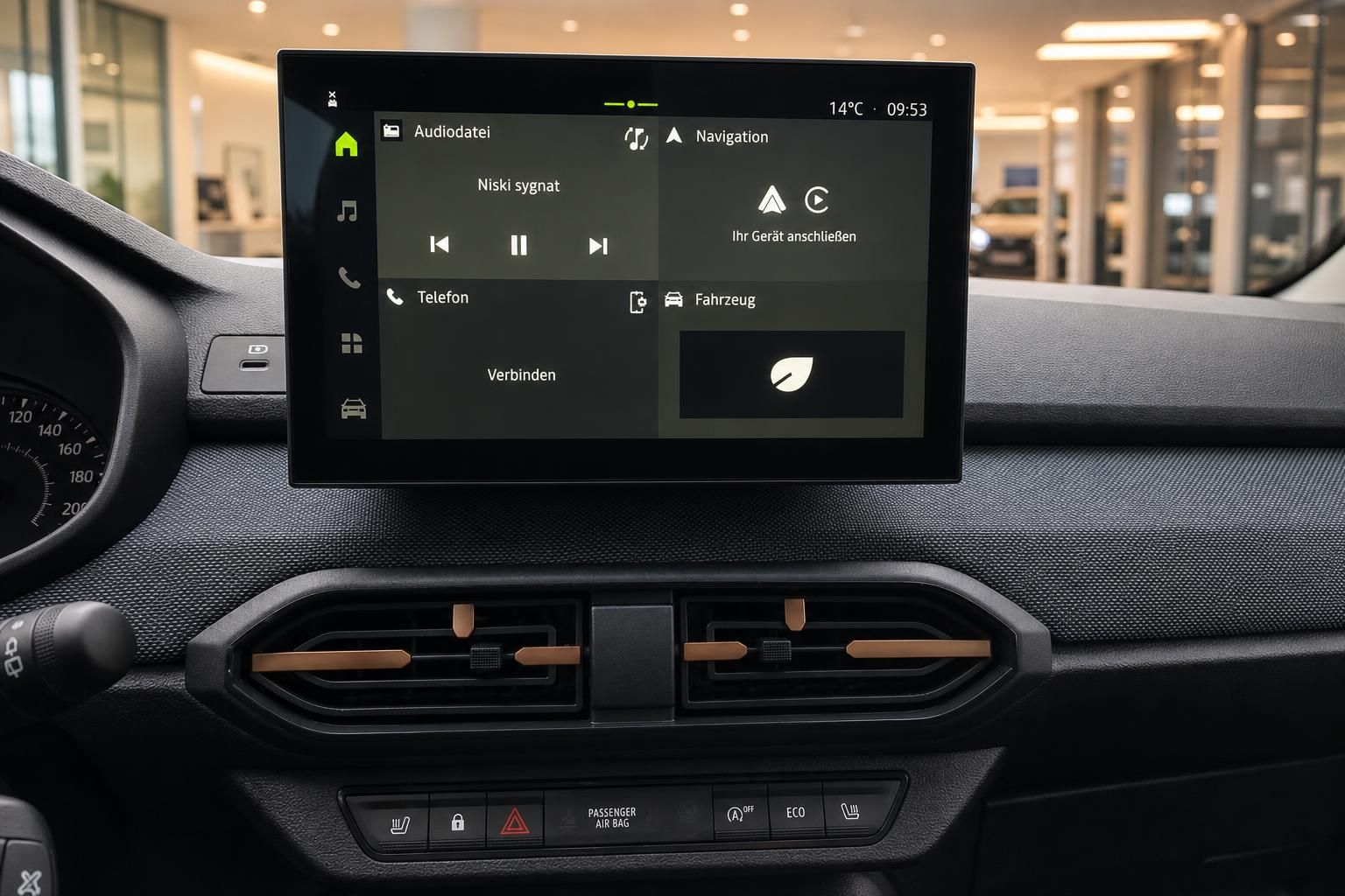 Dacia Infotainment-Display mit Navigation und Audiosteuerung im Innenraum