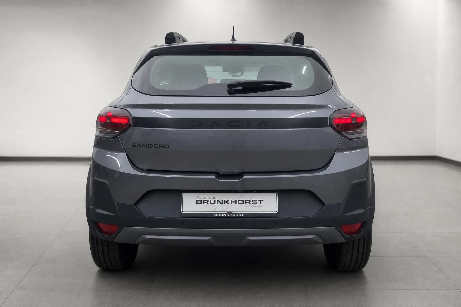 Dacia Sandero Stepway grau Heckansicht im Autohaus Brunkhorst