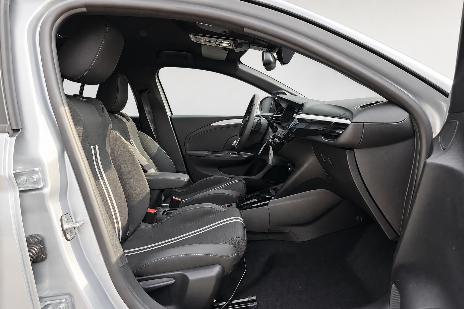 Opel Corsa Innenraum Fahrersitz und Armaturenbrett