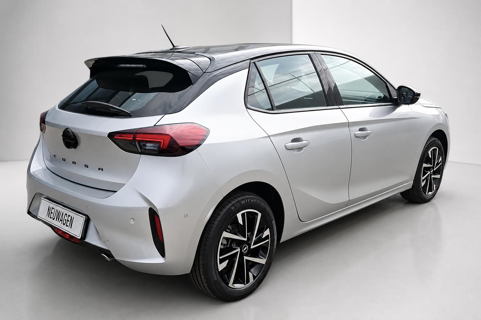 Opel Corsa Heckansicht schräg silber Neuwagen