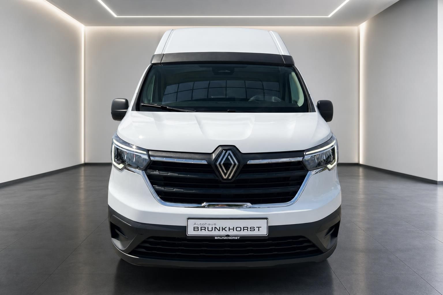 Renault Trafic Transporter weiß, Frontansicht mit Kühlergrill