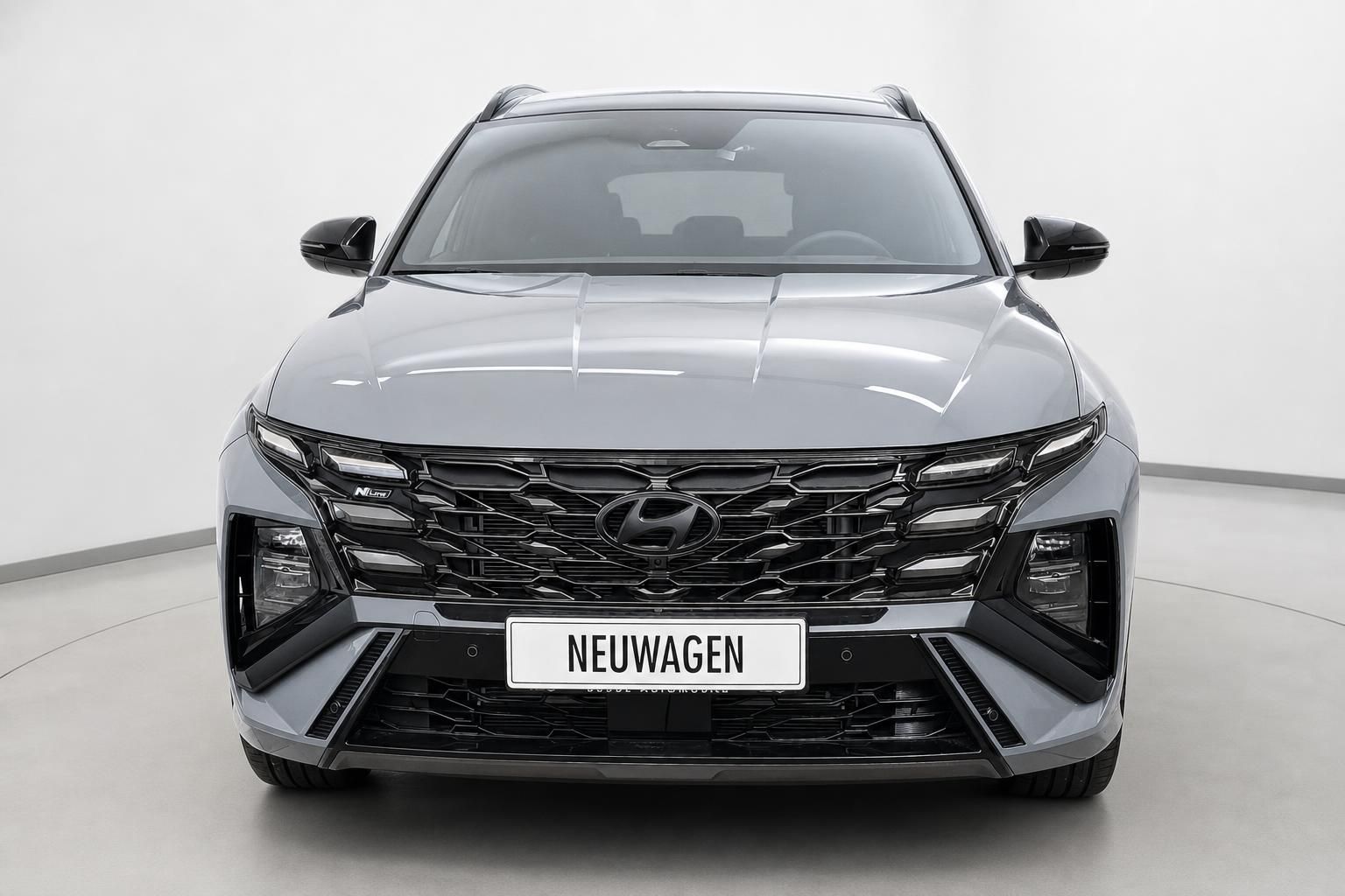 Hyundai Tucson N Line grau, Frontalansicht mit Kuehlergrill