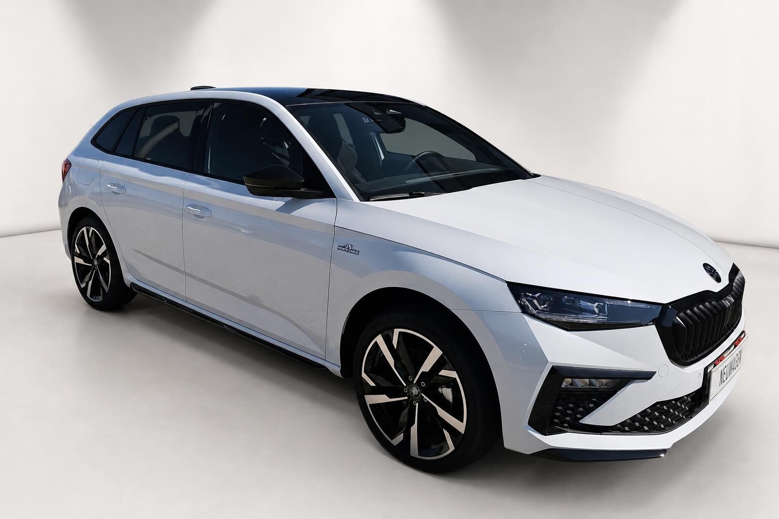 Skoda Scala Monte Carlo weiß Frontansicht schräg Neuwagen