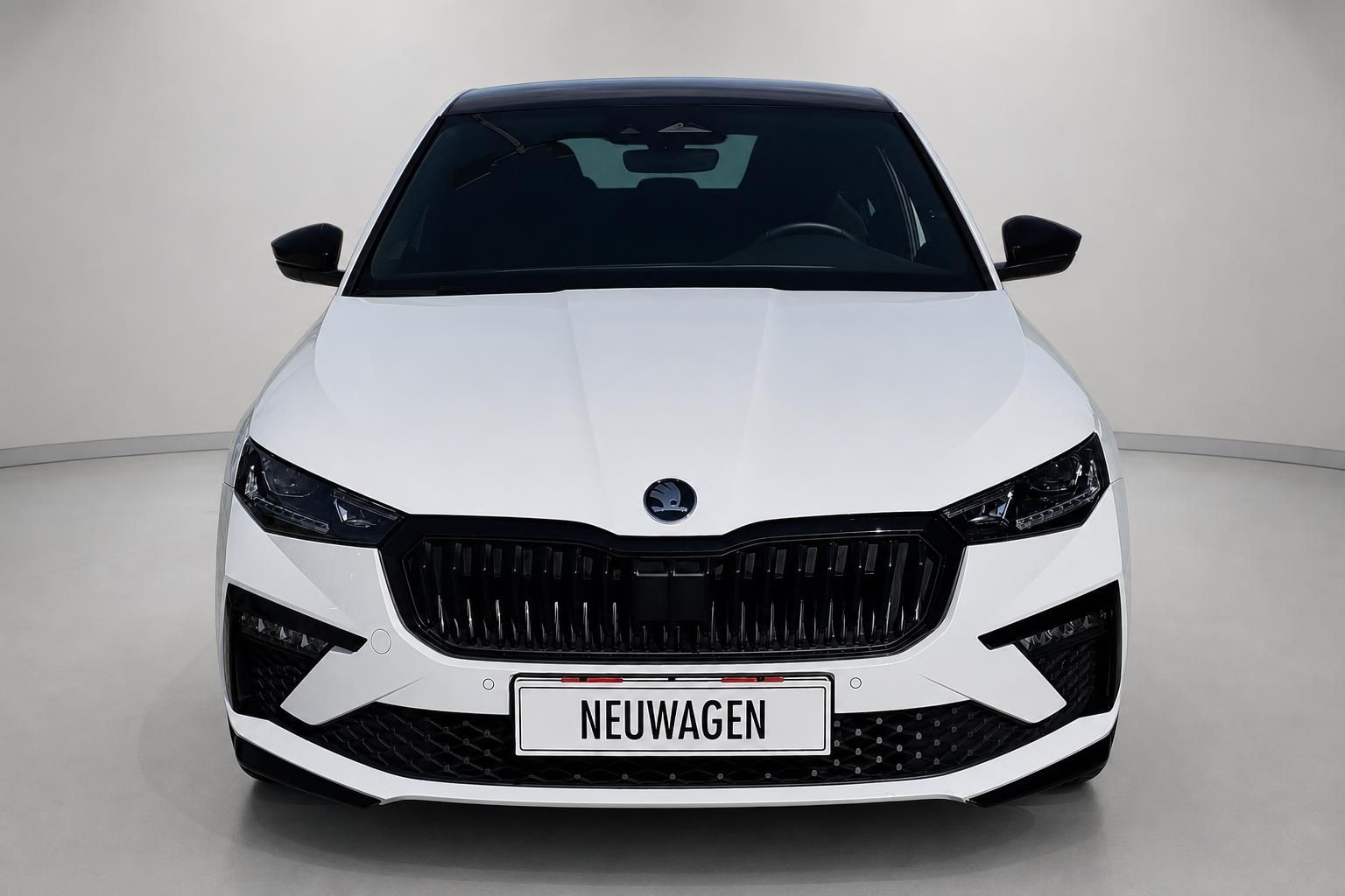 Skoda Neuwagen weiß Frontansicht mit Kühlergrill und LED-Scheinwerfern