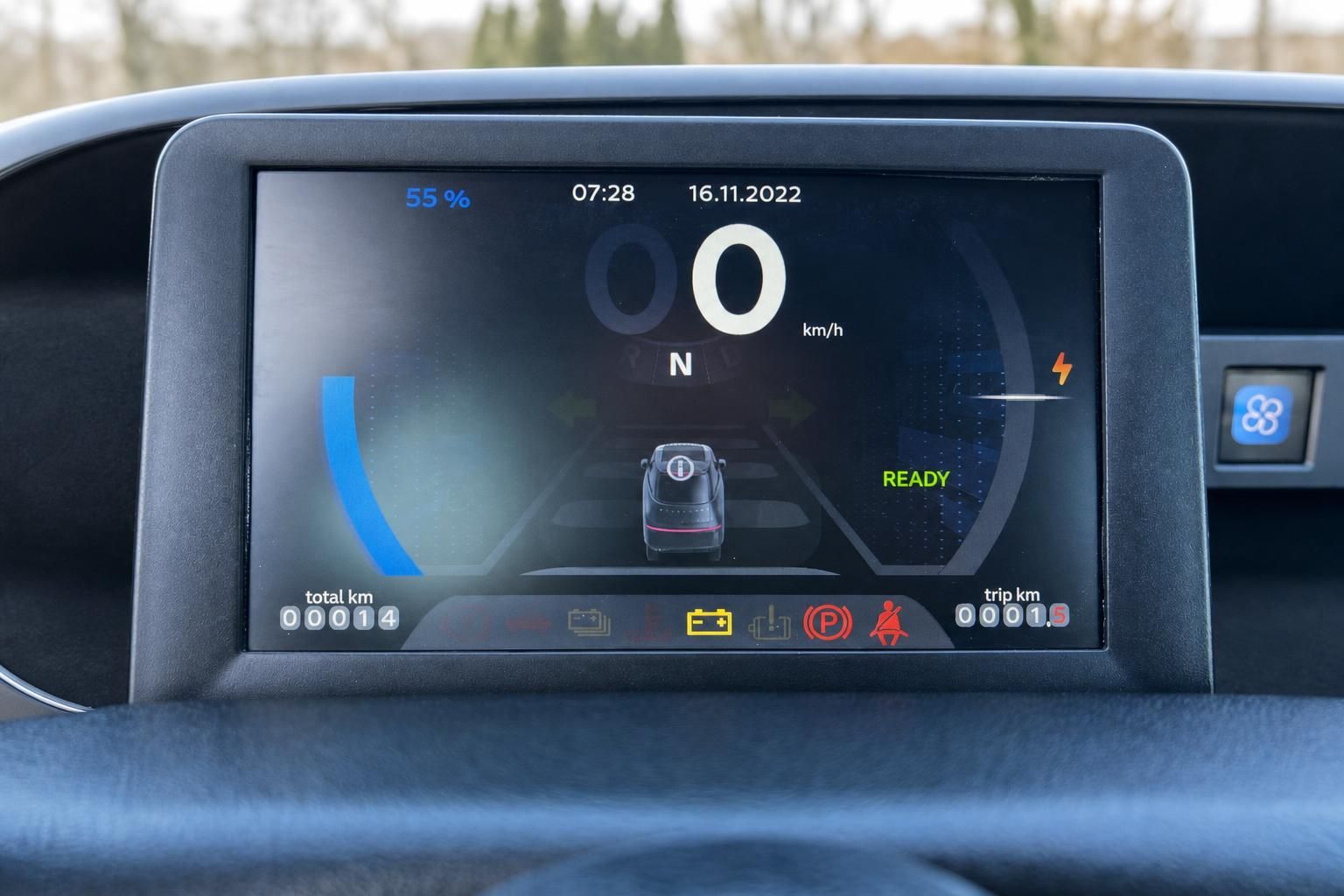 Elektrofahrzeug Armaturenbrett Display mit Geschwindigkeitsanzeige und Batteriestand