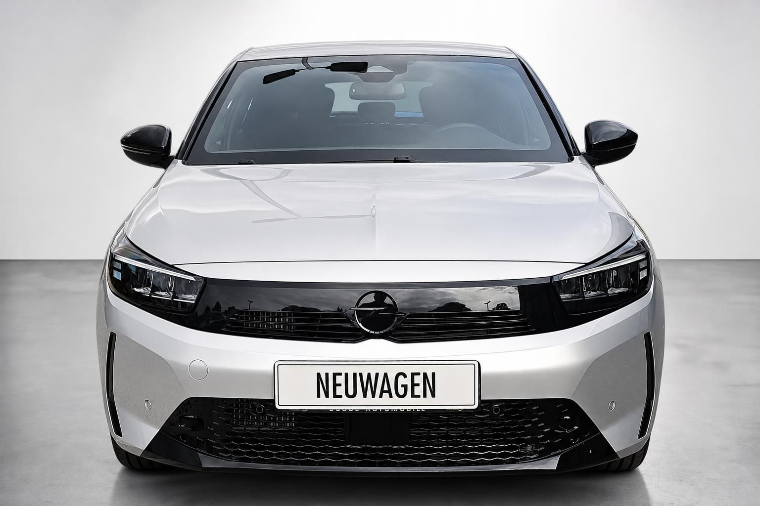 Opel Corsa Frontansicht mit LED-Scheinwerfern und Opel-Emblem
