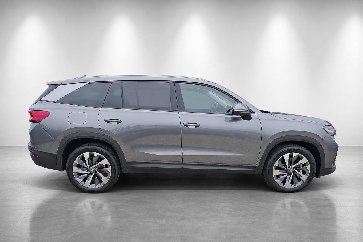 Skoda Kodiaq grau Seitenansicht komplett Neuwagen