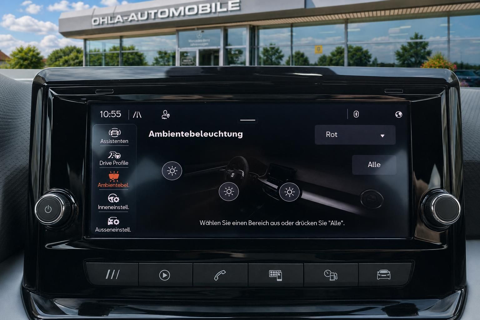 Infotainment-Display mit Ambientebeleuchtung im Seat Arona